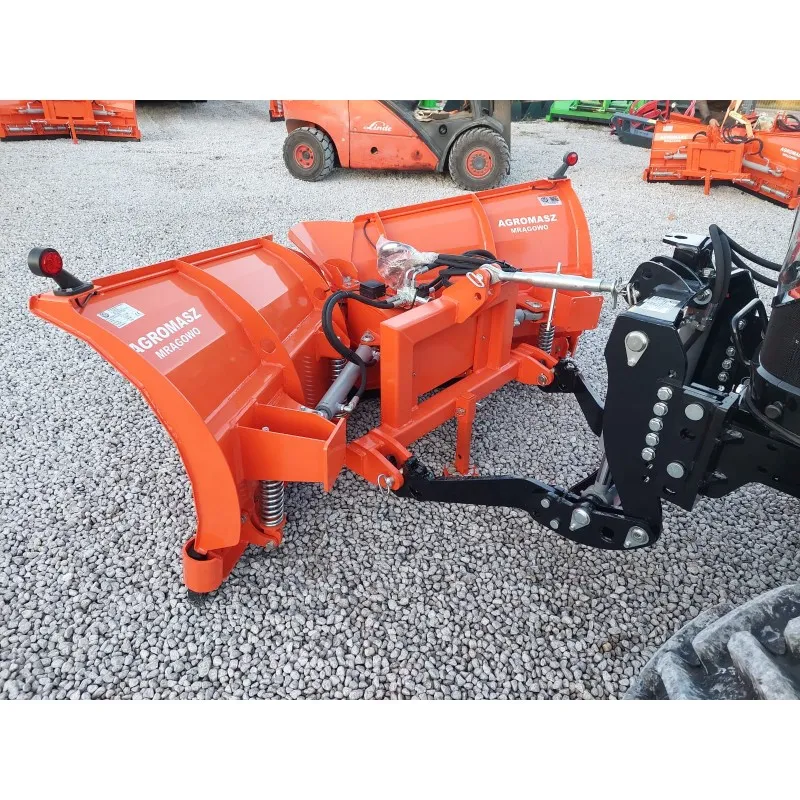 Zestaw komunalny LOVOL M654, pług strzałka 2,3 m, PK 550